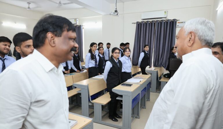 WhatsApp Image 2025-08-18 at 11.00.50 (1)