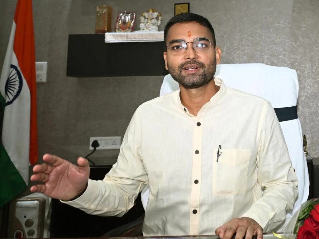 दीपक प्रक्सः
